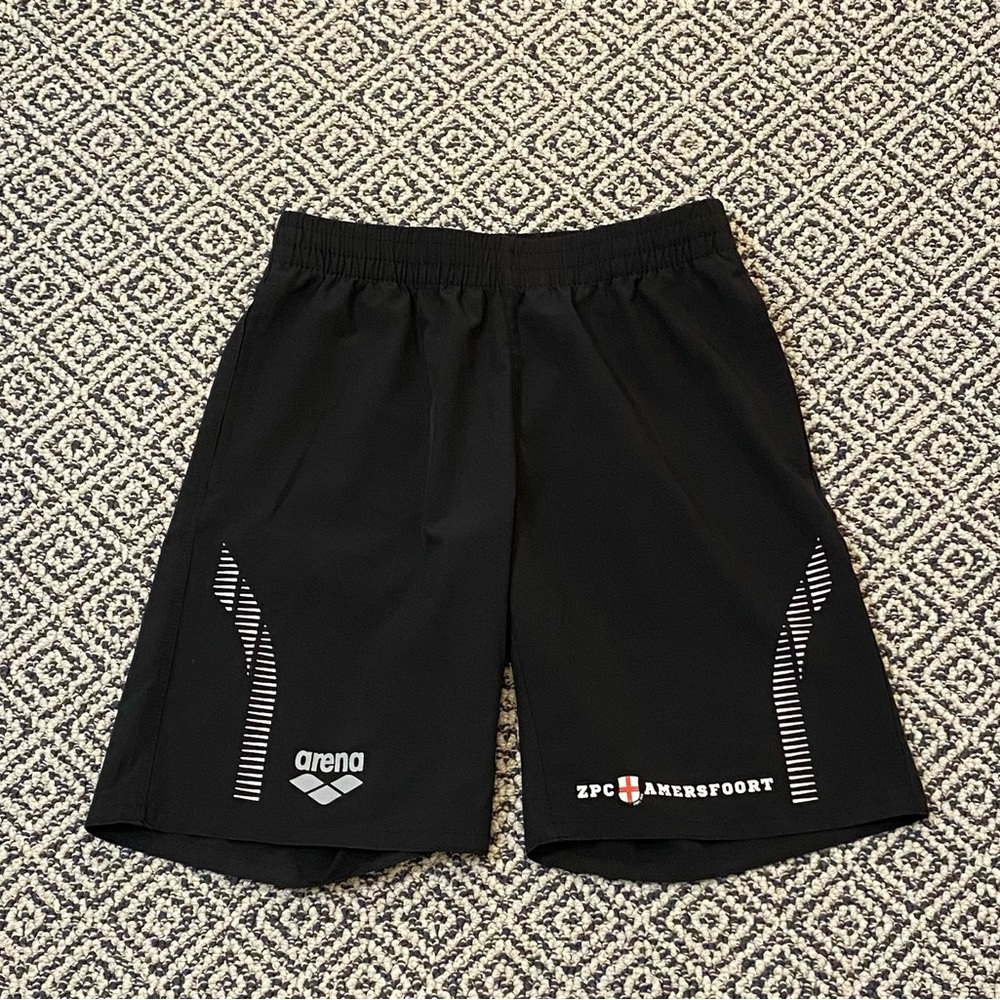 🎉 EUC! 🎉 Like New! Arena Youth LG Black Shorts with drawstring and pockets.